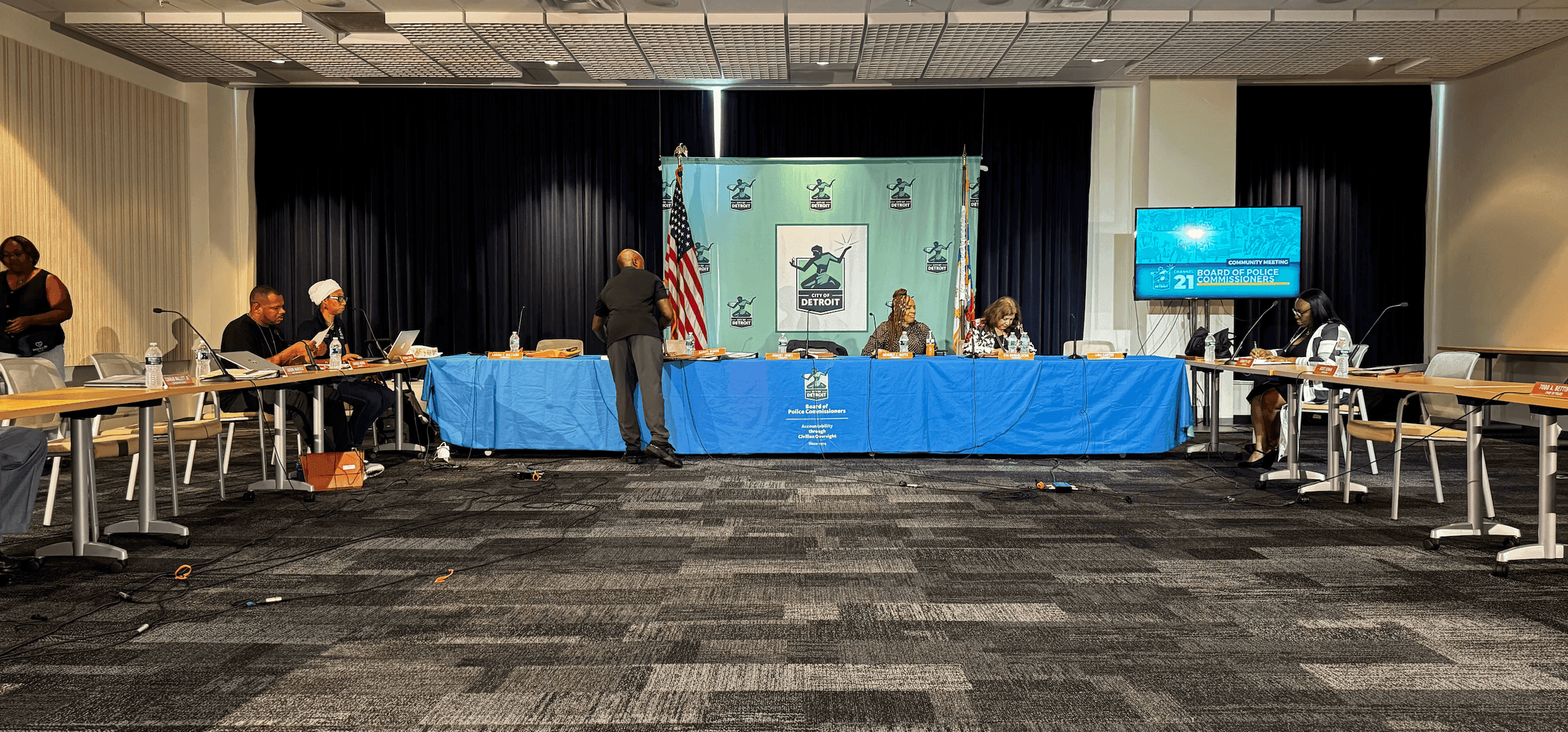 Detroit watchdog calls for badge policy after commissioner used it at Royal Skateland police scene